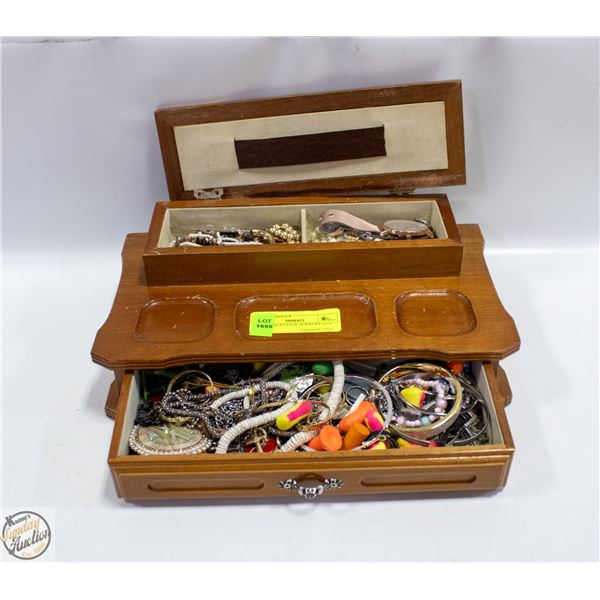 ASSORTED ESTATE JEWELRY LOT