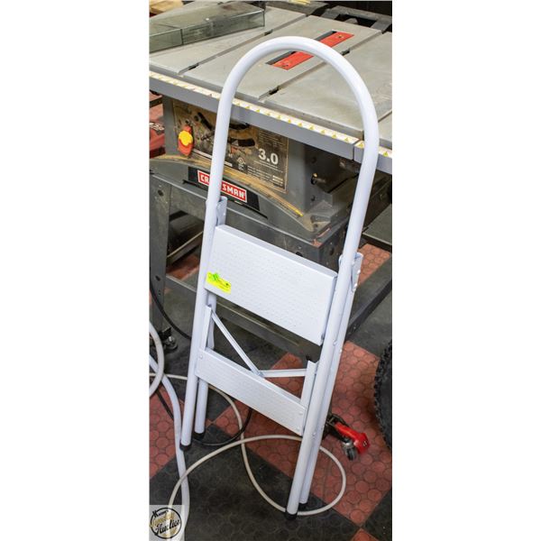 METAL FOLDING 2 STEP LADDER