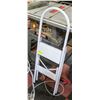 Image 1 : METAL FOLDING 2 STEP LADDER