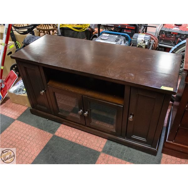 WOOD TV CONSOLE TABLE H-27.5" W-20.5" L-52.25"