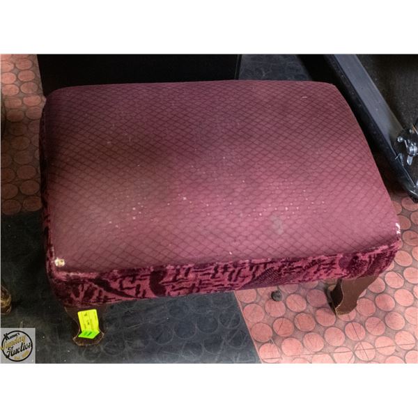 LADIES VANITY STOOL