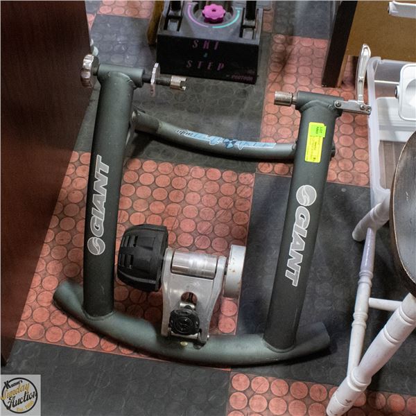 GIANT CYCLE TRON AUTO BIKE EXERCISE STAND