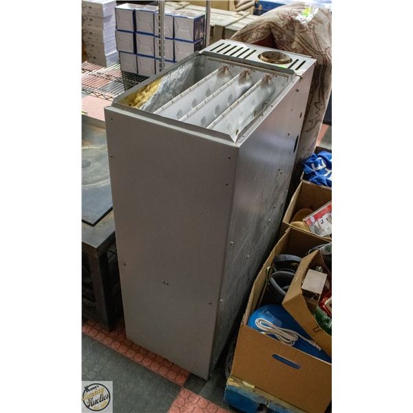 ARMSRONG AIR FURNACE *NEEDS INNER CLEANING*