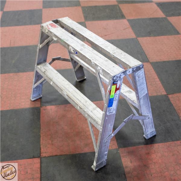 WERNER 30" WIDE STEP LADDER