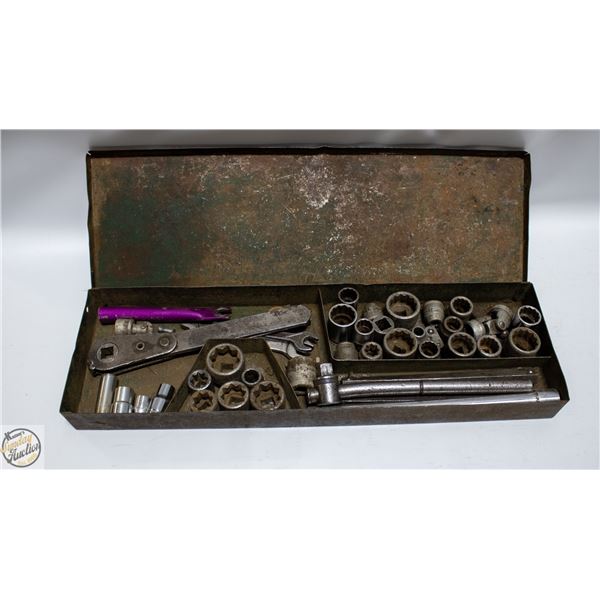 VTG METAL BOX WITH SOCKETS