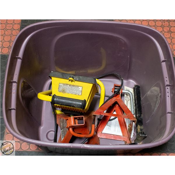 TOTE WITH JACK STANDS + STANLEY WORK LIGHT
