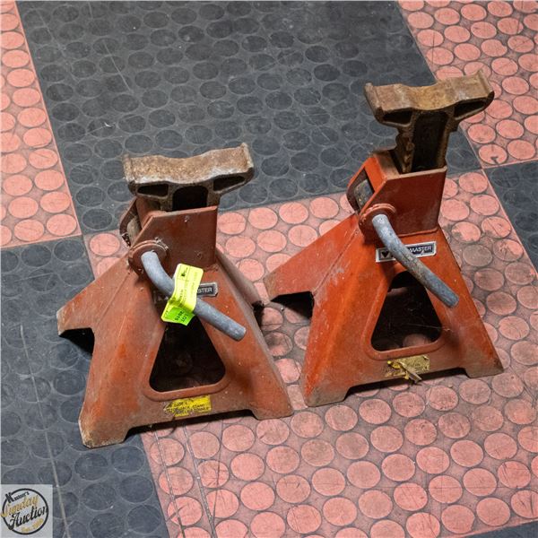 PAIR OF MOTOMASTER JACK STANDS