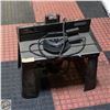 Image 1 : ROUTER + ROUTER TABLE