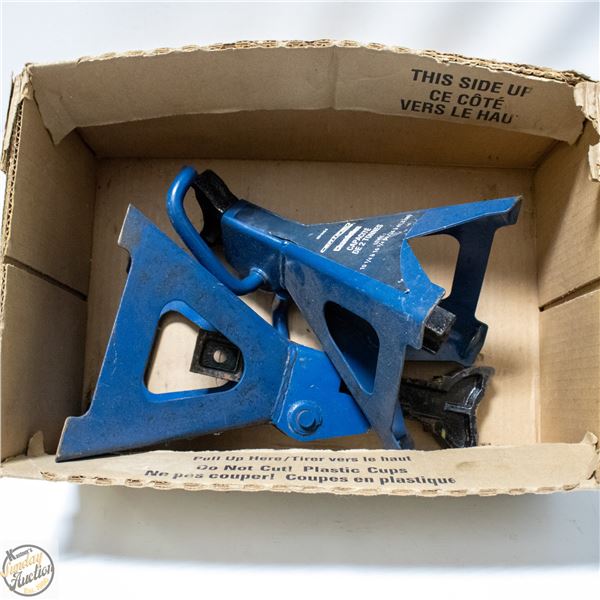 2 STEEL JACK STANDS