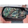 Image 1 : BIN OF 4 MOVING BLANKETS