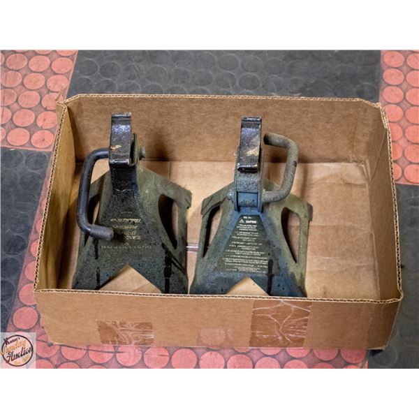 CERTIFIED 2 TON JACK STANDS