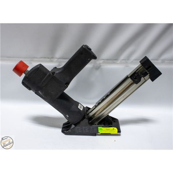 HARDWOOD FLOORING HEAVY DUTY AIR NAILER