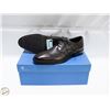 Image 1 : DISPLAY/FLOOR MODEL MENS SIZE 7.5