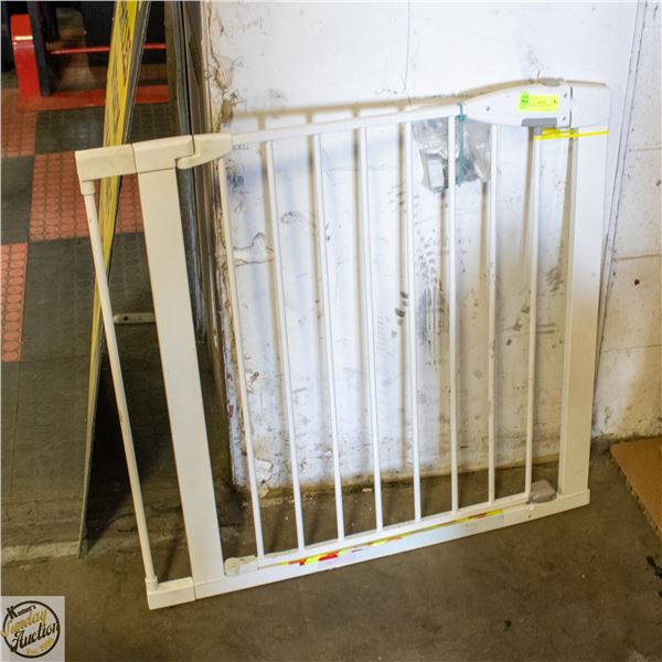 PET OR CHILD GATE METAL