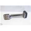 Image 1 : CARPET STRETCHING TOOL KNEE KICK