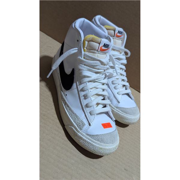 Nike Blazer Mid Sneakers
