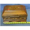 Image 4 : Velvet-Lined Wooden Jewelry Box