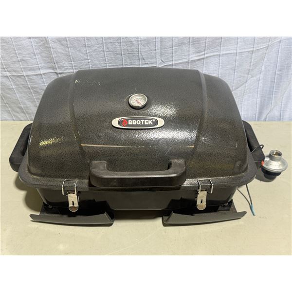 BBQTEK Propane Barbecue w/ 2 Coleman Propane Bottles
