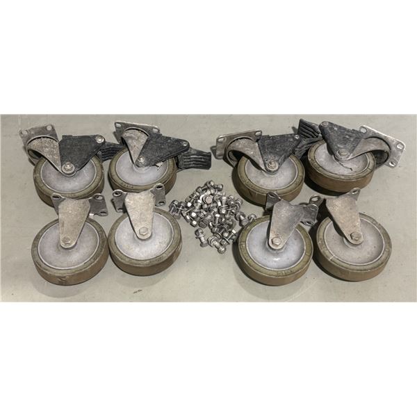 Lot of Castors