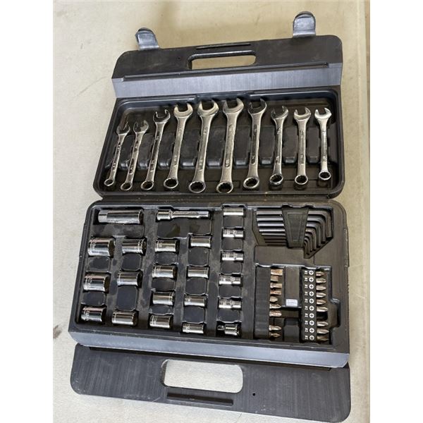 CASED SOCKET AND WRENCH SET