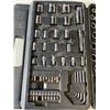 Image 2 : CASED SOCKET AND WRENCH SET