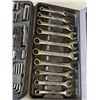 Image 3 : CASED SOCKET AND WRENCH SET