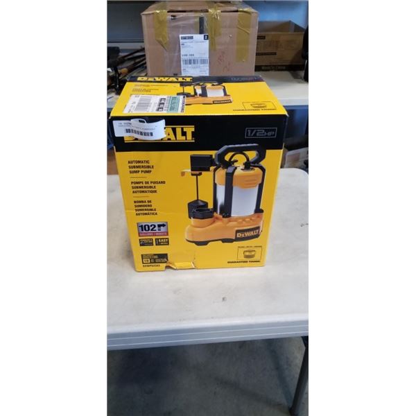 NEW DEWALT AUTOMATIC SUBMERSIBLE SUMP PUMP