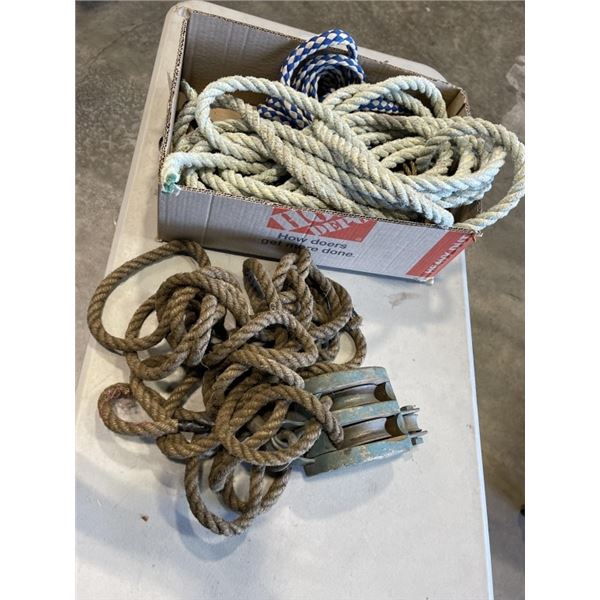 BOX OF 4 ROPES AND A PULLEY