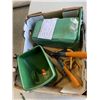 Image 1 : TRAY OF GARDEN SUPPLIES