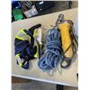 Image 3 : DEWALT CORDED ANGLE GRINDER, WORKLIGHT, 2 HARD HATS, SAFETY VEST