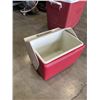 Image 4 : RUBBERMAID COOLER AND 2 IGLOOR PLAYMATE COOLERS