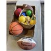 Image 1 : LOT OF SPORTS BALLS AND BOCCE SET