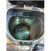 Image 2 : STAINLESS GARBAGE CAN, HALOGEN LIGHT AND DIRT DEVIL VAC
