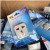 Image 3 : BOX OF 100 NEW ELECTRIC WALL TRAVEL ADAPTERS