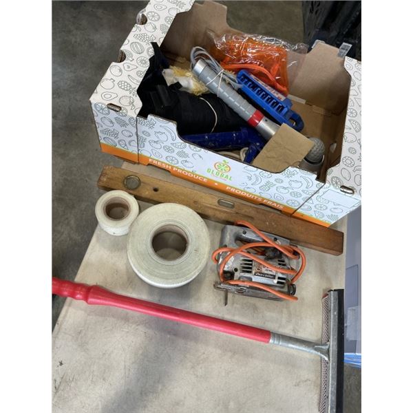 TRAY OF TOOLS INCLUDING BLACK & DECKER JIG SAW, LEVEL, SHOP TOOLS