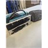 Image 3 : MAKITA SANDER AND 2 EXTENSION CORDS