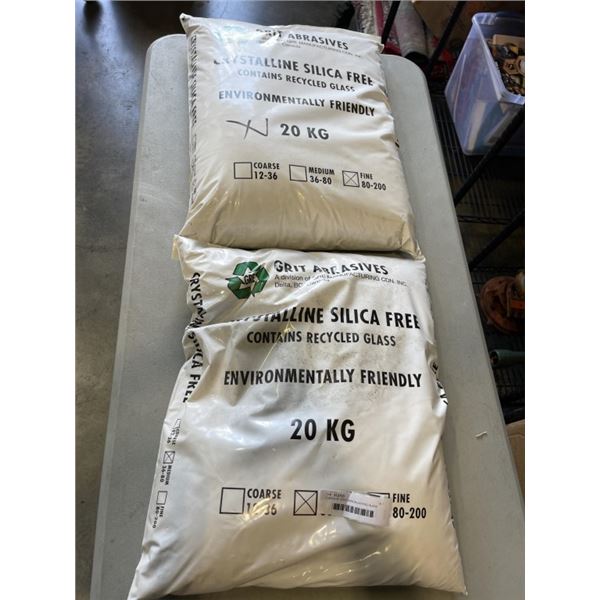 2 BAGS OF 20KG SANDBLASTING GLASS MEDIUM AND FINE