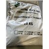 Image 3 : 2 BAGS OF 20KG SANDBLASTING GLASS MEDIUM AND FINE