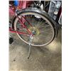 Image 4 : VINTAGE RALEIGH CRUISER BIKE