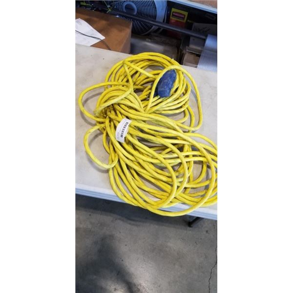 APPROX 100FT HEAVY DUTY TRIPLE PLUG EXTENSION CORD