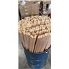 Image 3 : BARRELL FULL OF HEMLOCK WOOD PIECES, 48 INCH LENGTHS