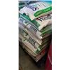 Image 1 : PALLET OF 29 NEW 40KG BAGS 100% NATURAL DOUGLAS FIR PELLETS AND SOME HARDWOOD PELLETS