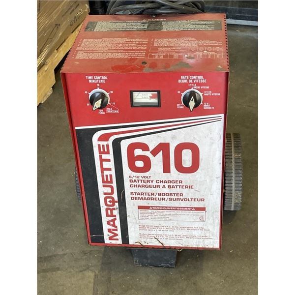 MARQUETTE 6/12 VOLT BATTERY CHARGER - WORKING