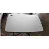 Image 2 : 30" ADJUSTABLE MARKET TABLE