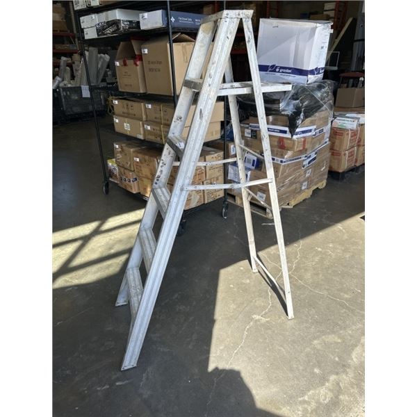 6FT ALUMINUM LADDER