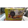 Image 2 : BUILD YOUR OWN FANTASY CASTLE WAFFLE MAKER AND MINI APPLE WAFFLE MAKER