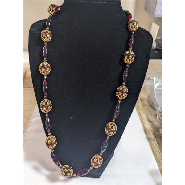VINTAGE BEADS NECKLACE