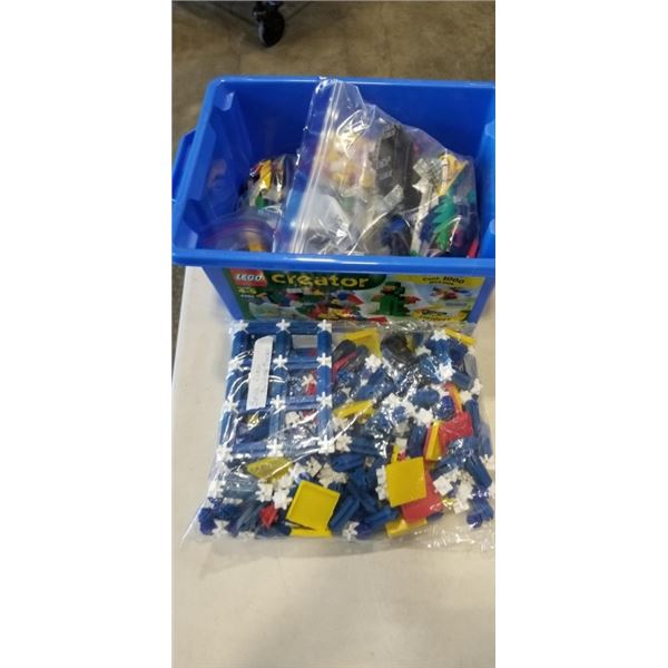 TOTE OF ASSORTED LEGO AND BAG OF BUILDING BLOCKS