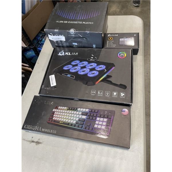 LOT OF ASSORTED KILM ACCESSORIES FOR COMPUTERS INCLUDING BOOMBOXES AND KEYBOARDS