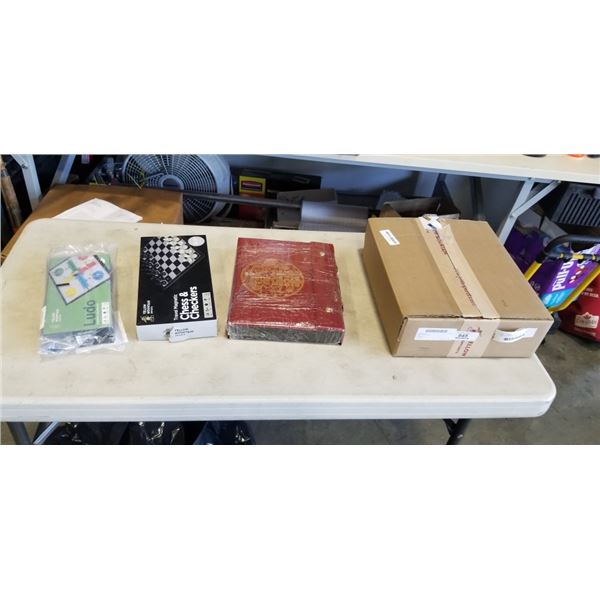 YELLOW MOUNTAIN MAH JONG SET AND ASSORTED BOARD GAMES